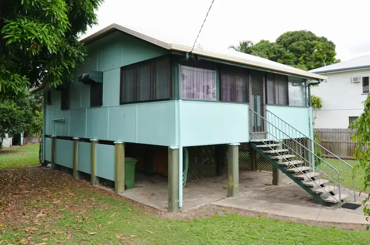 33 Sherriff Street, Hermit Park QLD 4812