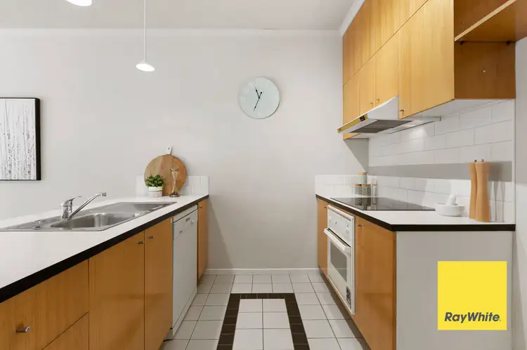Fourth view of Homely apartment listing, 5/30 Miles Street, Southbank VIC 3006