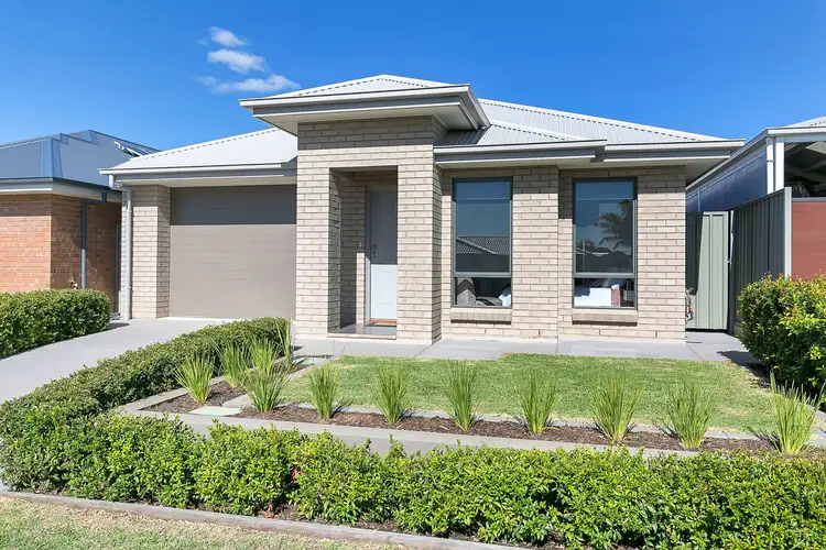 25 Arkle Place, Woodcroft SA 5162