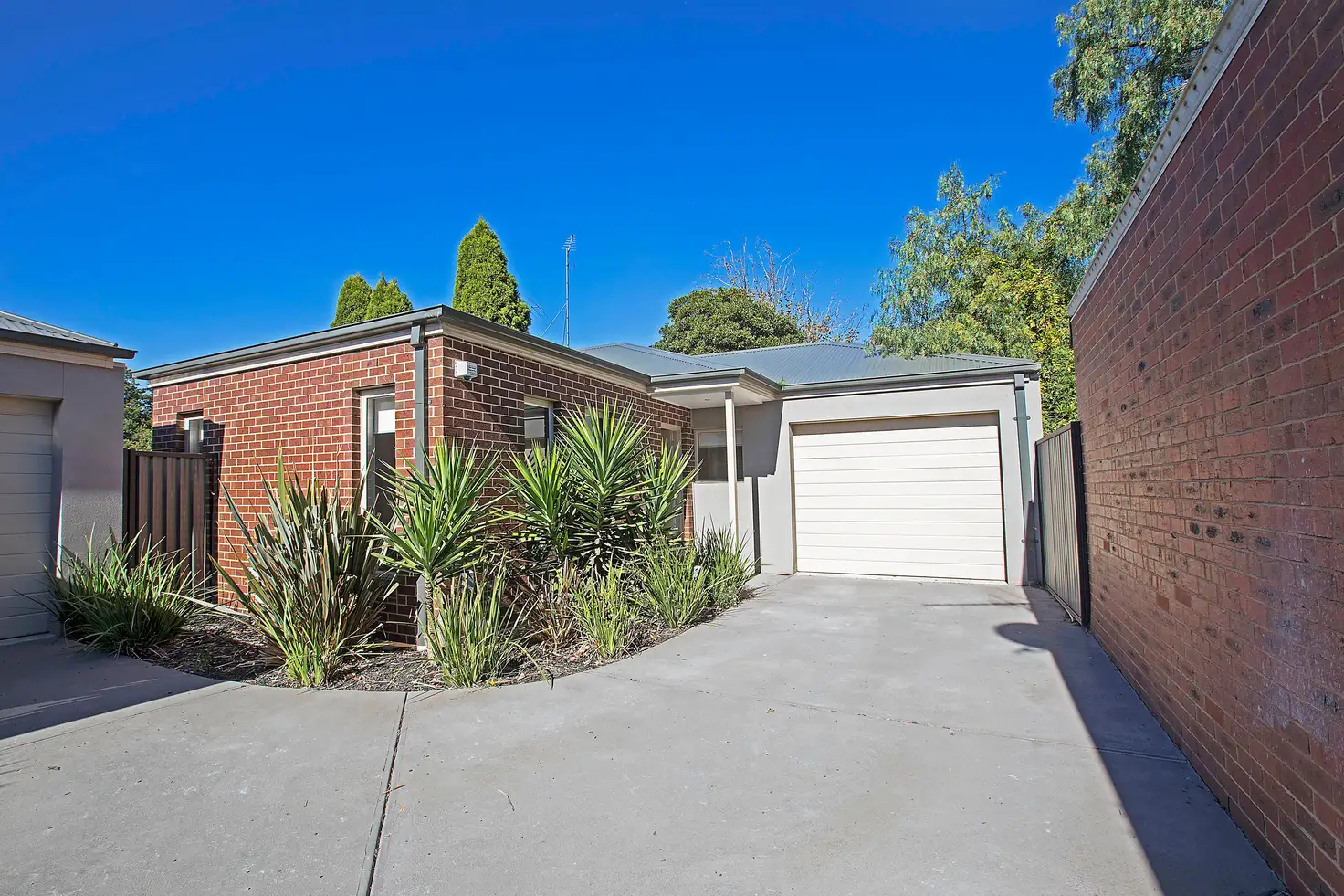 Main view of Homely unit listing, 3/2 Hamilton Court, Breakwater VIC 3219