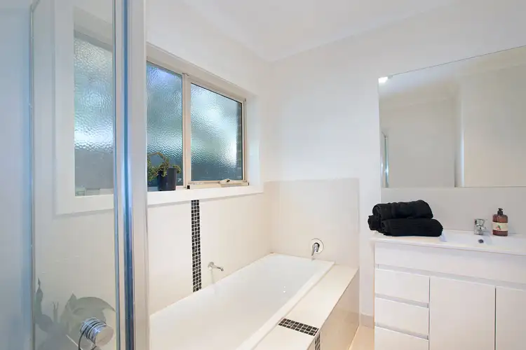 Sixth view of Homely unit listing, 3/2 Hamilton Court, Breakwater VIC 3219