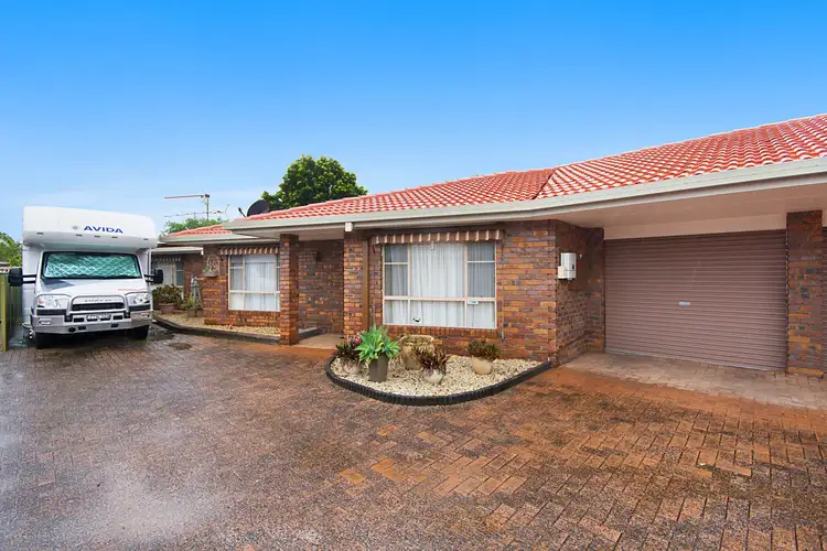 2/25 Casuarina Close, Yamba NSW 2464