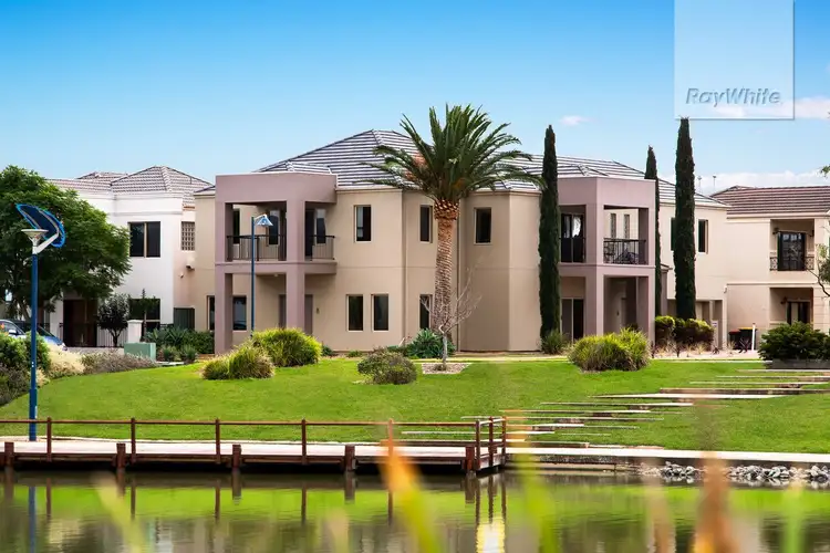 19 Lomond Circuit, Mawson Lakes SA 5095