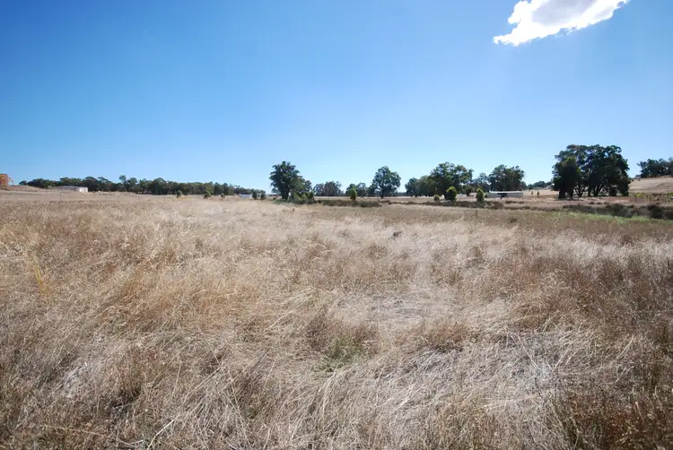 11 Mellows Road, Wandering WA 6308
