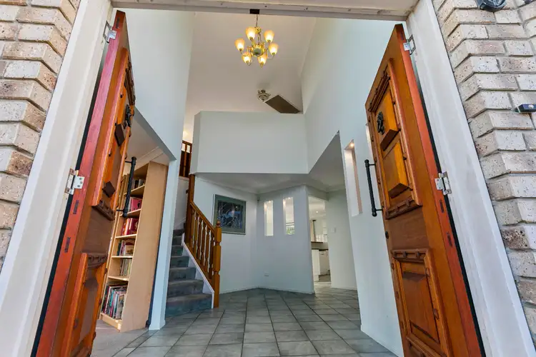 12 Dagmar Street, Holland Park West QLD 4121