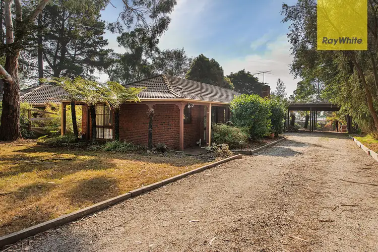 8 Kitchener Parade, Cockatoo VIC 3781