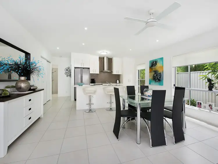 1/8 Forster Place, Pelican Waters QLD 4551