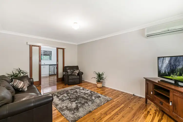 16 Richmond Drive, Wilsonton QLD 4350