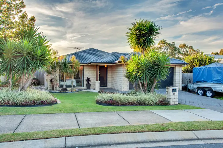 19 Hannam Crescent, Forest Lake QLD 4078