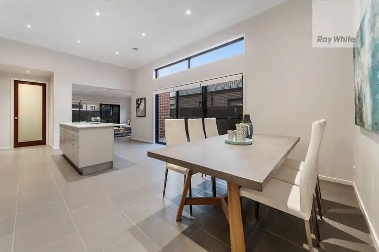 Fifth view of Homely house listing, 28 Emblem Way, Craigieburn VIC 3064
