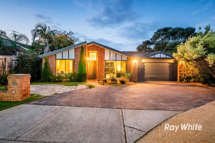8 Ivy Court, Cranbourne North VIC 3977
