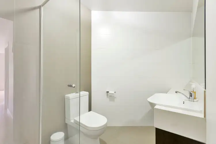 Fifth view of Homely apartment listing, 1/6 Sturt Street, Essendon VIC 3040