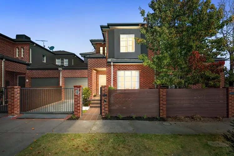 2/24 Poath Road, Hughesdale VIC 3166