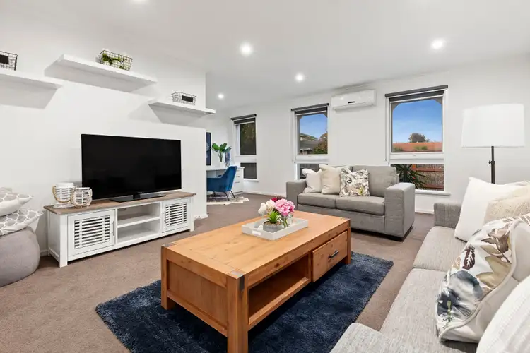 Second view of Homely house listing, 4 Oakhurst Court, Frankston VIC 3199