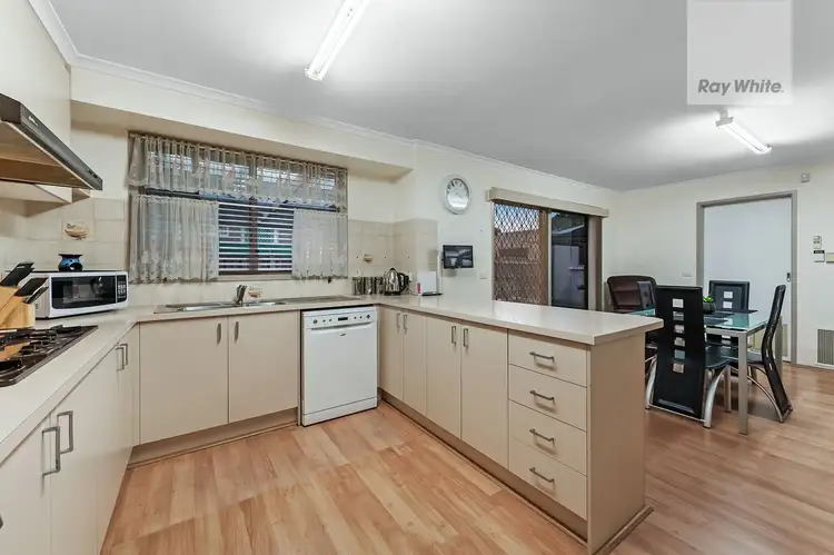 Fourth view of Homely house listing, 2 Yatton Place, Craigieburn VIC 3064