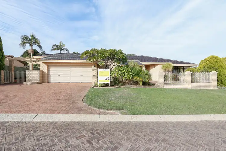53 Lakeshore Close, Ballajura WA 6066