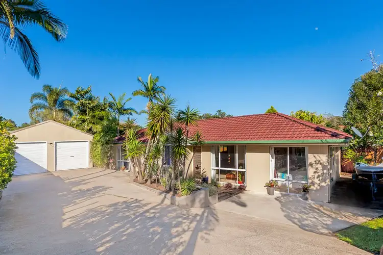 4 Muirfield Crescent