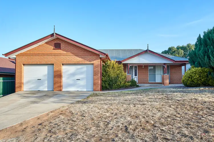 6 McKeown Street, Estella NSW 2650
