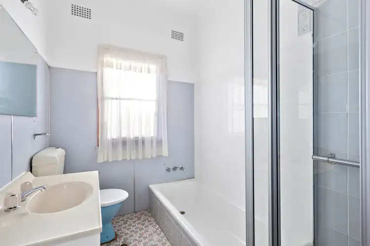 Fifth view of Homely house listing, 34 Karrabah Crescent, Lake Heights NSW 2502