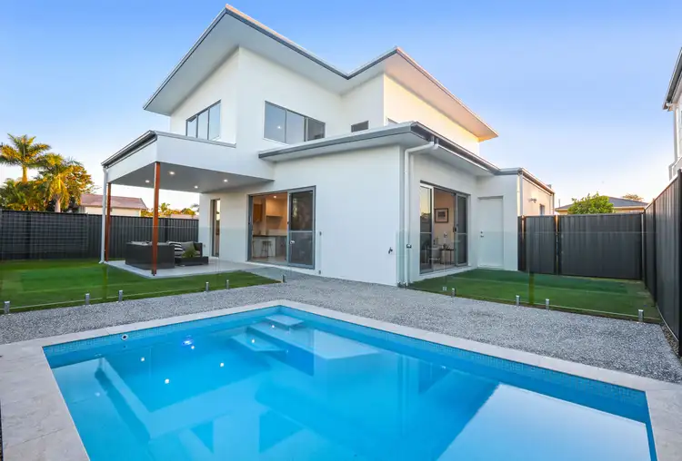 2 Apollo Street, Benowa QLD 4217