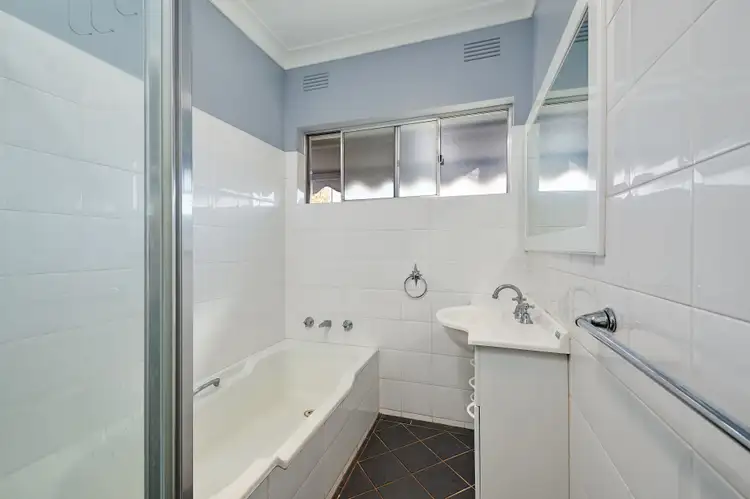 Sixth view of Homely house listing, 124 Simkin Crescent, Kooringal NSW 2650