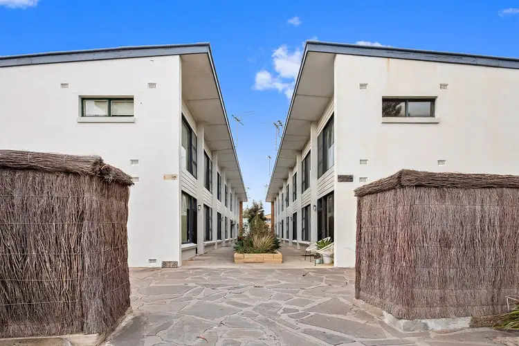 2/372 Seaview Road, Henley Beach SA 5022