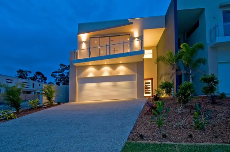 8006B Vista Drive, Benowa QLD 4217