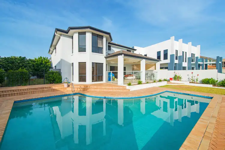 44 The Sovereign Mile, Sovereign Islands QLD 4216