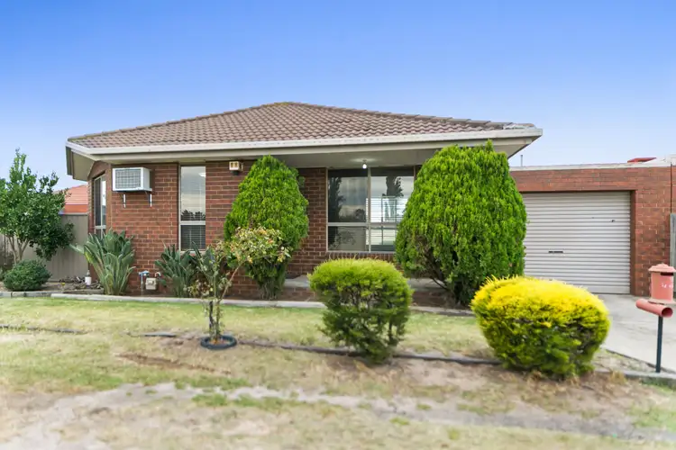 2/16 Goodenia Close, Meadow Heights VIC 3048