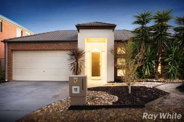 11 Hopkins Pass, Pakenham VIC 3810