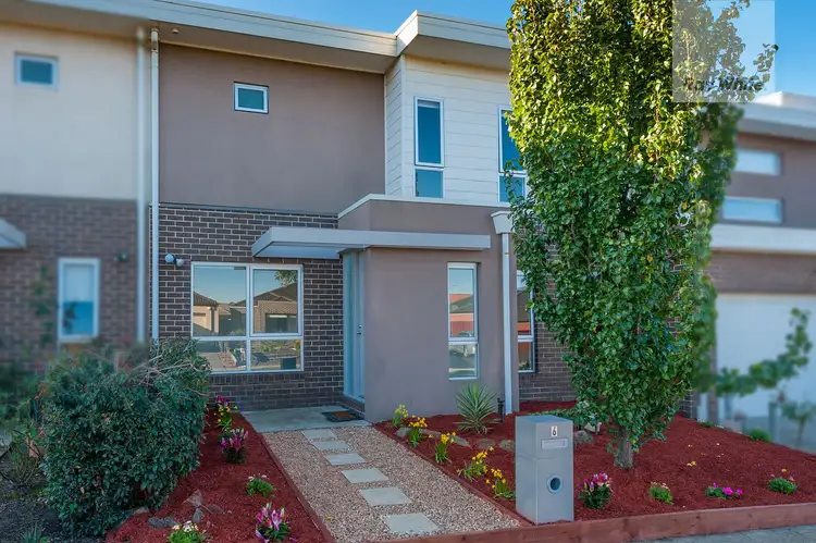 Main view of Homely townhouse listing, 6 Jarrah Place, Craigieburn VIC 3064