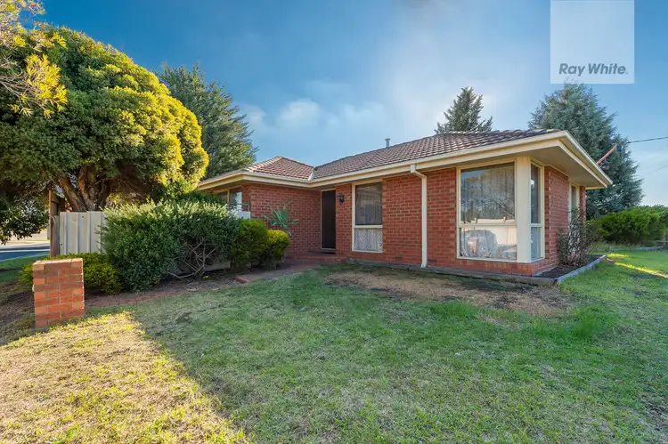 Second view of Homely house listing, 27 Banbury Crescent, Craigieburn VIC 3064