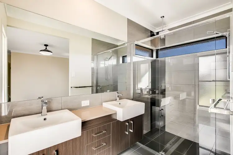 Sixth view of Homely house listing, 15 Yarrow Close, Middle Ridge QLD 4350