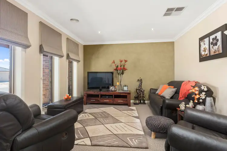 Second view of Homely house listing, 4 Greenfield Drive, Epsom VIC 3551