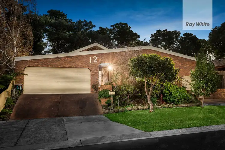 12 Lesay Drive, Saint Helena VIC 3088