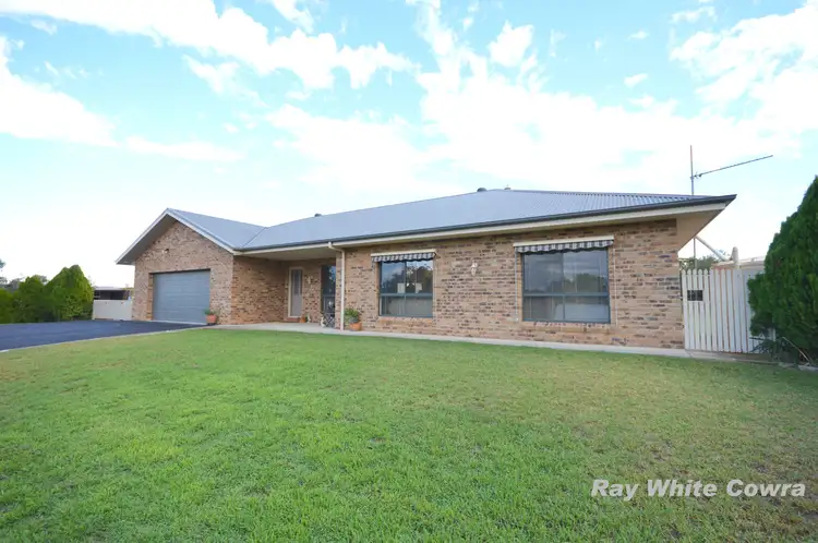 50 Dawson Drive, Cowra NSW 2794