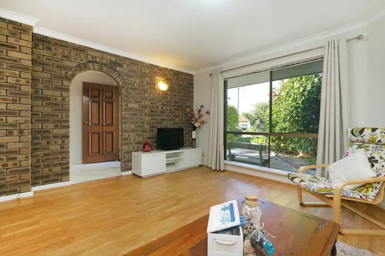 Sixth view of Homely house listing, 10 Lansby Court, Riverton WA 6148