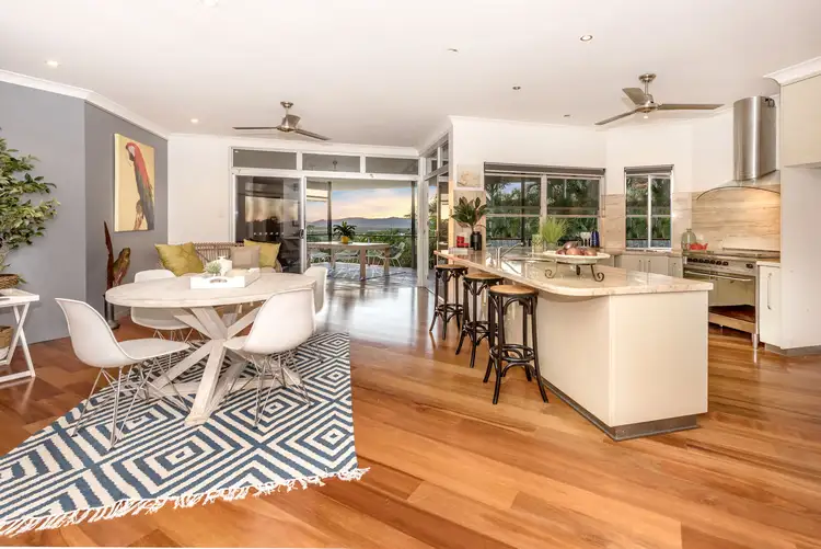 8 Kensington Court, Castle Hill QLD 4810