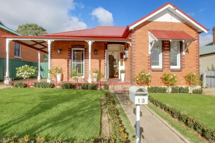13 Victoria Parade, Goulburn NSW 2580