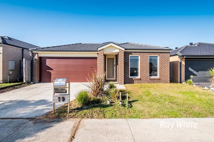 19 Red Poll Road, Cranbourne West VIC 3977