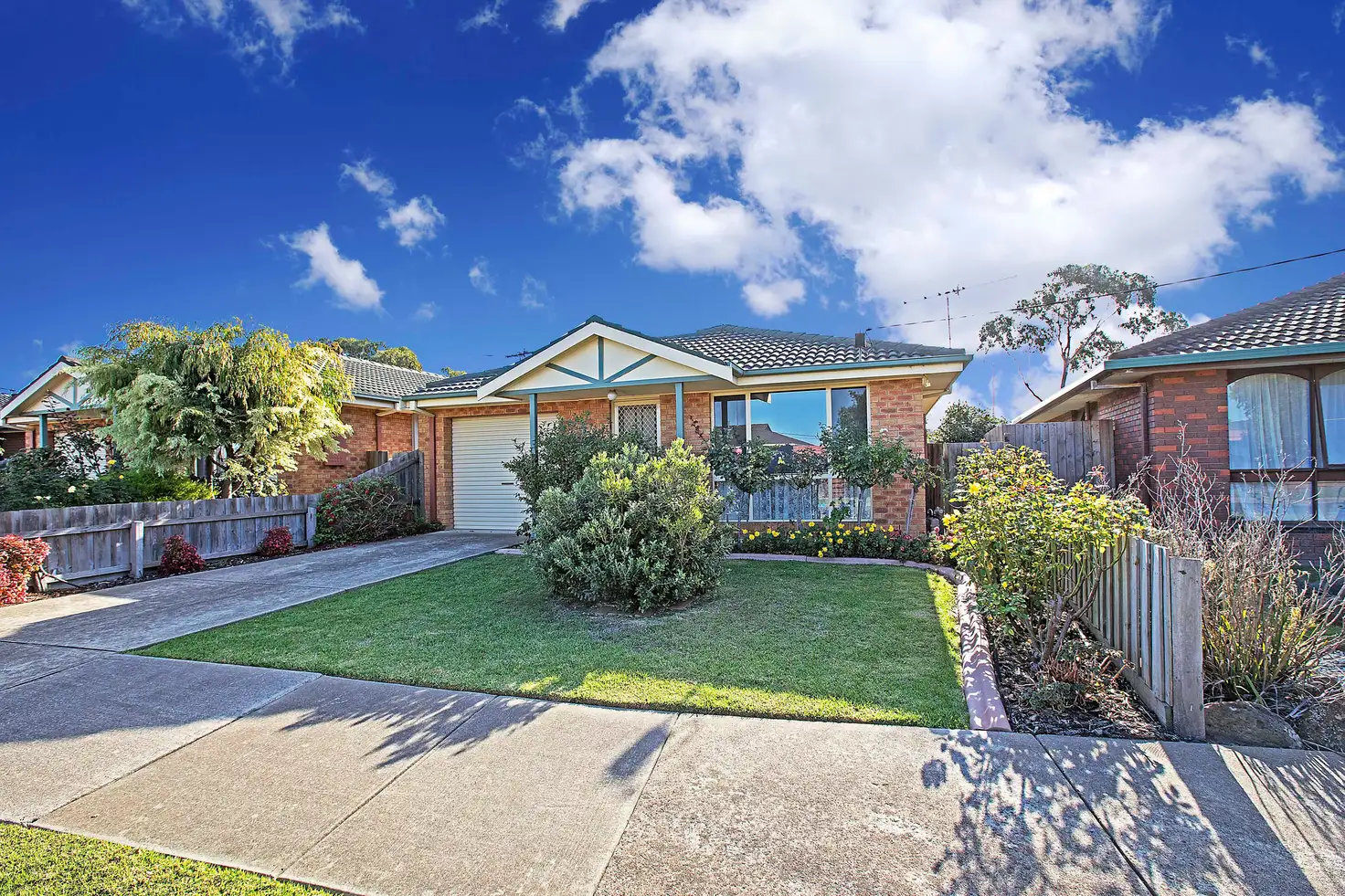 Main view of Homely townhouse listing, 2/8 Finchfield Lane, Belmont VIC 3216