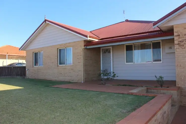 16 Bungaru Road, Port Denison WA 6525