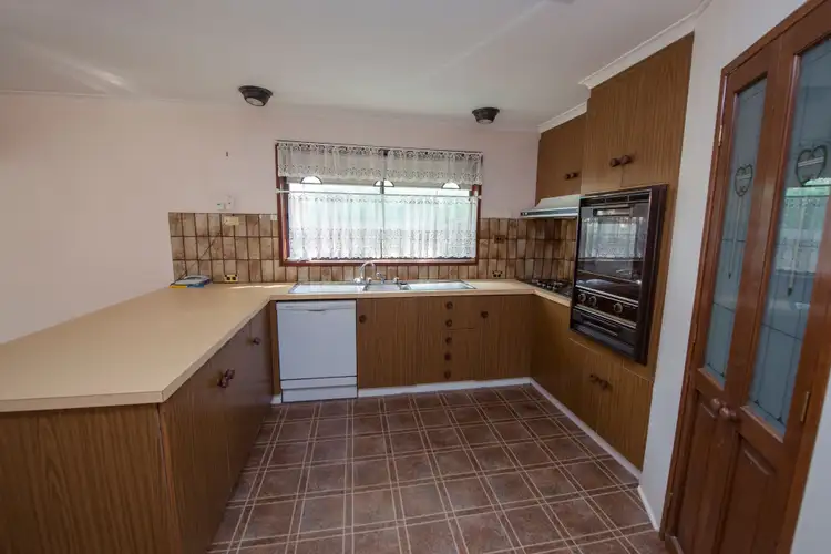 Sixth view of Homely house listing, 16 Nowie Street, Swan Hill VIC 3585