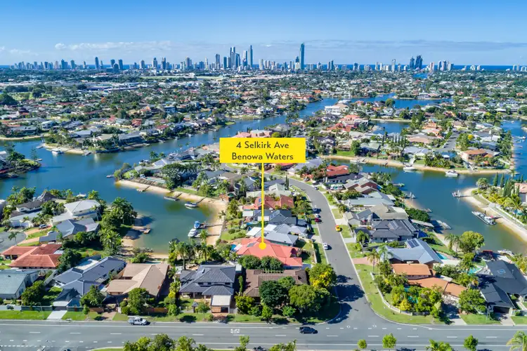 4 Selkirk Avenue, Benowa Waters QLD 4217