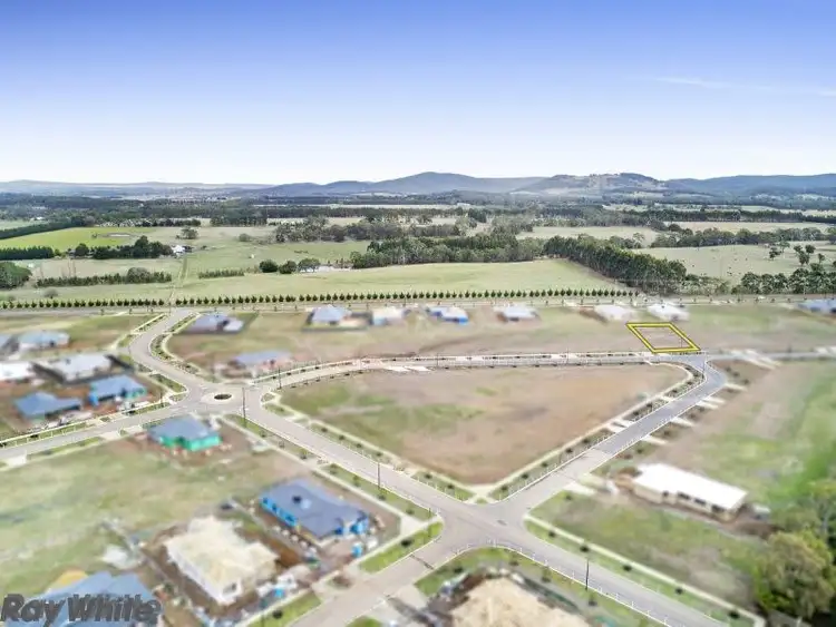 17 (Lot 107) Bella Vista Place, Romsey VIC 3434