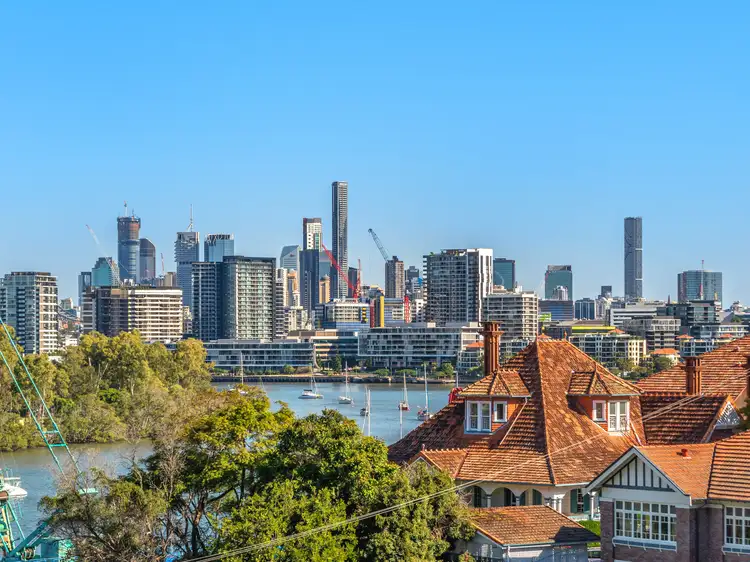 8/24A Crescent Road, Hamilton QLD 4007