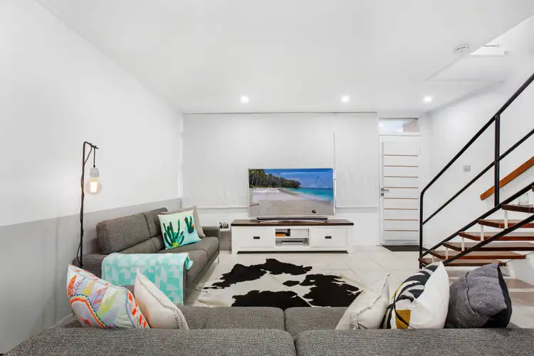 Second view of Homely unit listing, 2/104 Albatross Avenue, Mermaid Beach QLD 4218