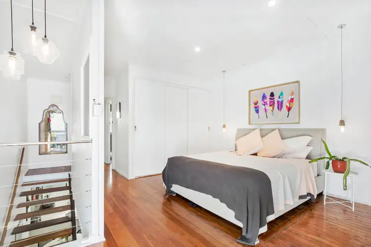 Fourth view of Homely unit listing, 2/104 Albatross Avenue, Mermaid Beach QLD 4218