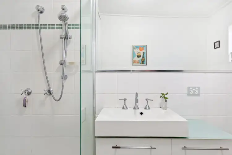 Sixth view of Homely unit listing, 2/104 Albatross Avenue, Mermaid Beach QLD 4218