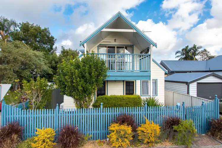 28 Robertson Street, Carrington NSW 2294